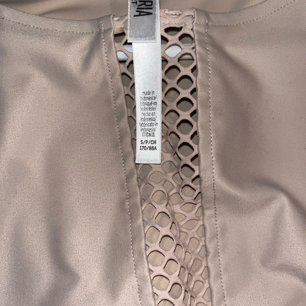 Victoria  sport nude shirt